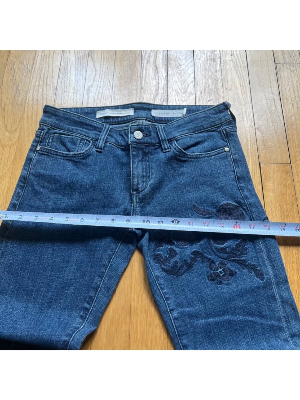 Pilcro and The Letterpress Size 24 Blue Hyphen Floral Embroidered Mid-Rise Jeans - Picture 11 of 12